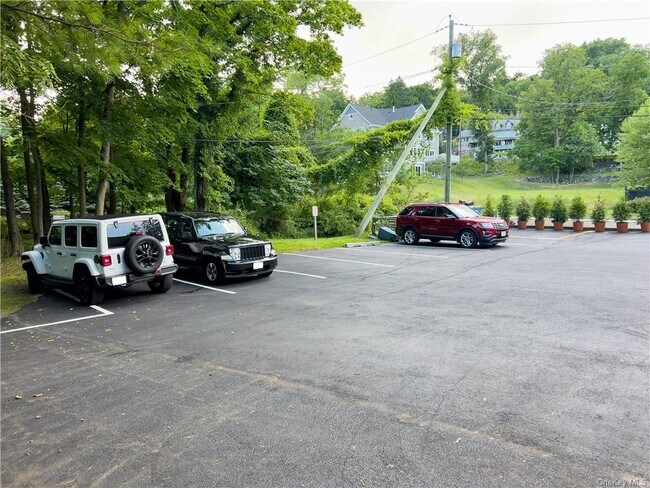 Building Photo - 456 N Liberty Dr
