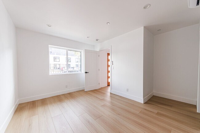 Building Photo - 13461 Beach Ave