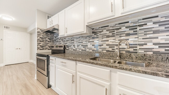 Building Photo - Crystal Heights Apartments