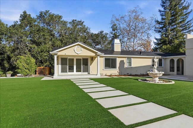 Building Photo - Luxury 10 Bedrooms, 9 Bathroom Estate for Lease in Los Gatos