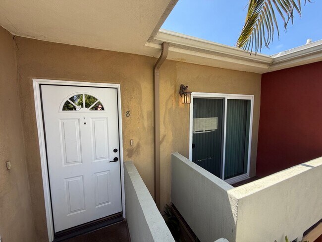 Building Photo - Coastal Living in Ocean Beach, Updated Apartment with In Unit Laundry