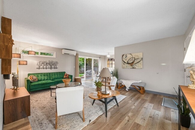 Building Photo - Beautifully updated 3 bedroom, 1 bath house in Eugene!