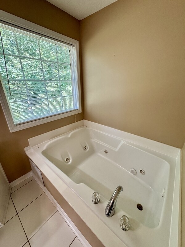 Building Photo - 431 Whitewater Tr
