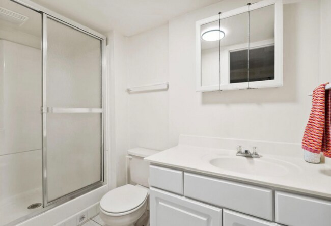 Building Photo - 3709 Evergreen Ln