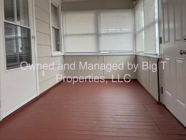 Building Photo - Family Home in Wilmington