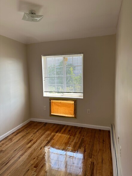 Building Photo - 2861 Grace Ave