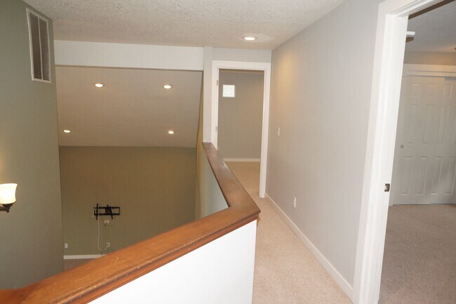 Building Photo - 10602 SW Windsor Pl