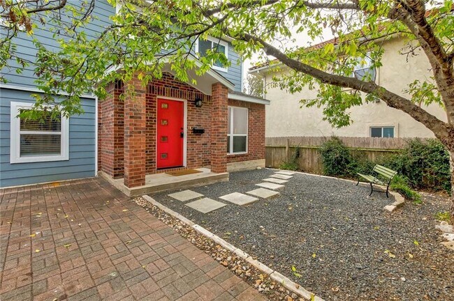 Building Photo - 609 Upson St