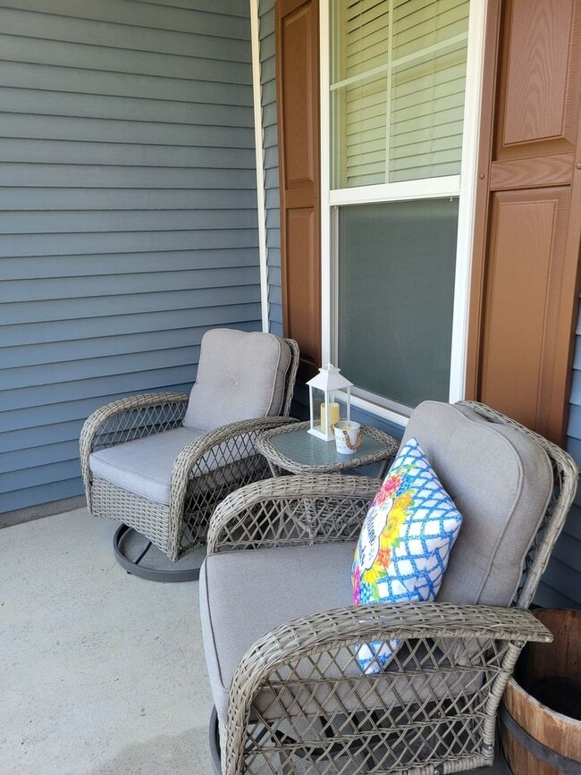 Building Photo - Beautiful 3BD/2.5BA 2 story condo in the Sherwood Lakes Neighborhood!
