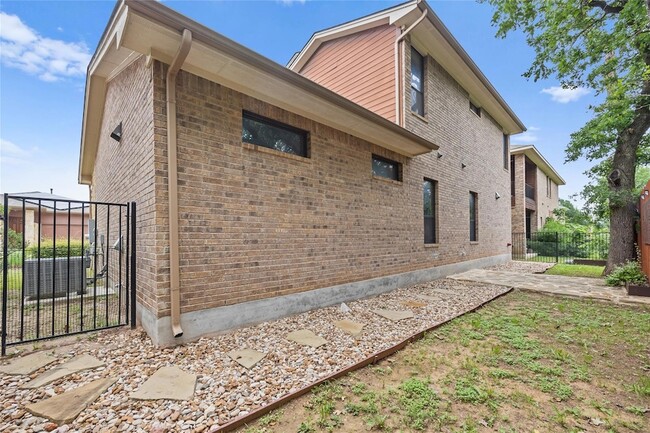 Building Photo - 405 Penny Kathleen Ct