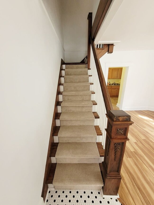 Building Photo - Two Bedroom Single Family Home For Lease