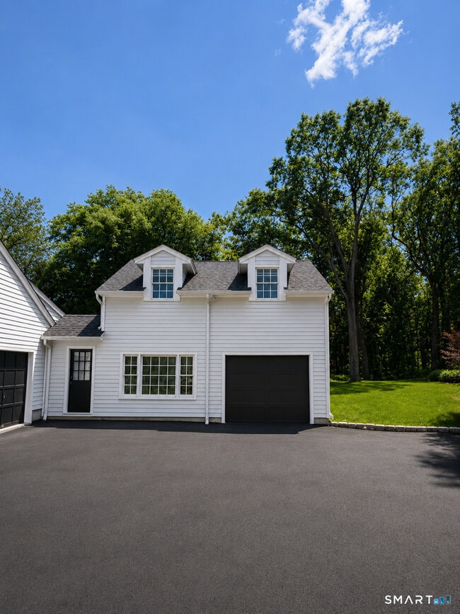 Building Photo - 1 Nutcracker Ln