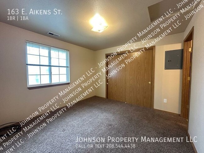 Building Photo - 163 E Aikens St