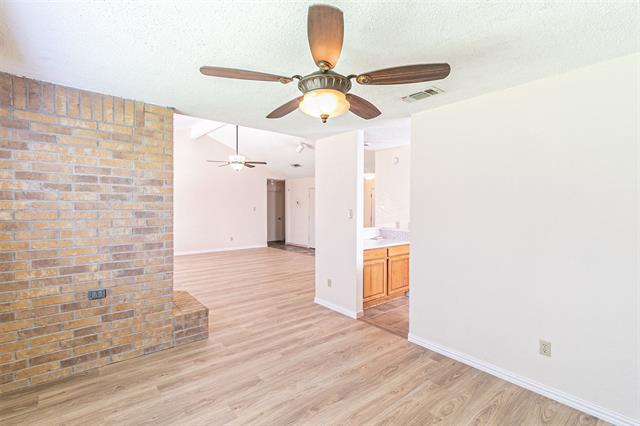 Building Photo - 10000 Bugle Dr