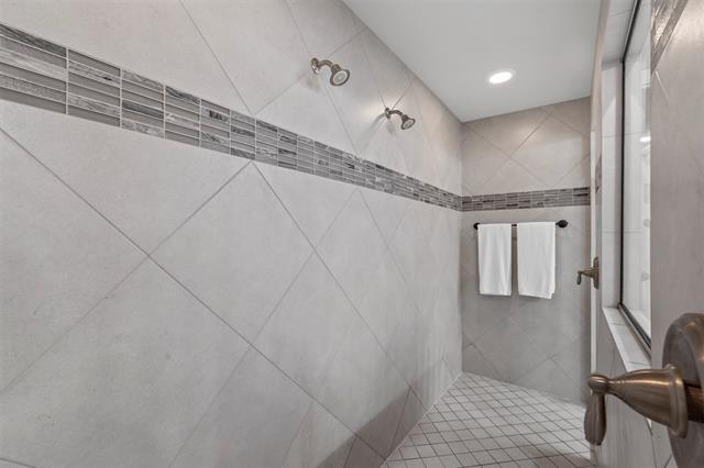 Building Photo - 2848 Amesbury