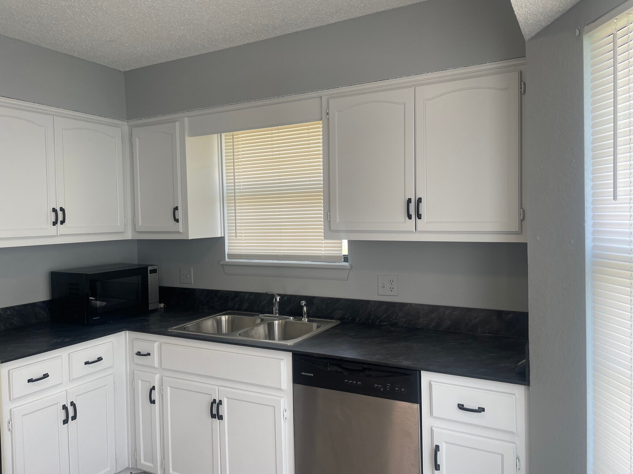 Building Photo - 17419 E 42nd St S