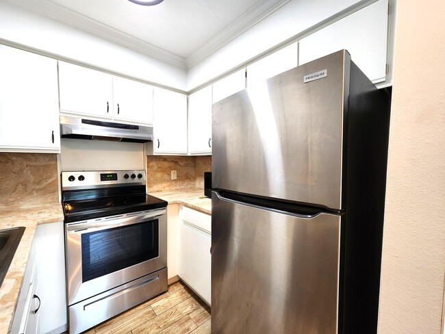 Building Photo - Second Floor Unit; Amazing College Park Lo...