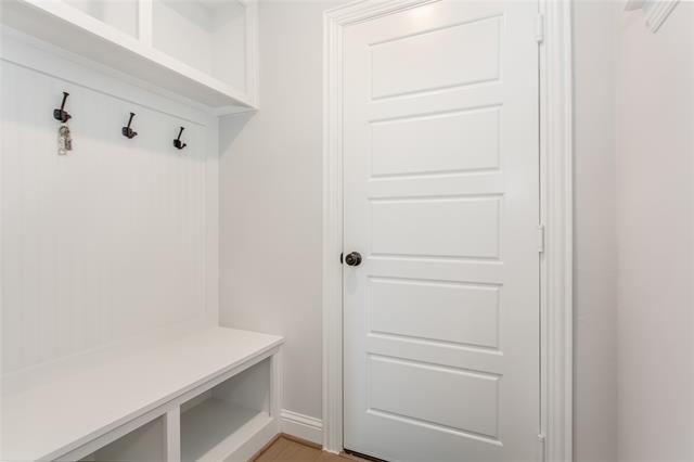 Building Photo - 805 Veranda View