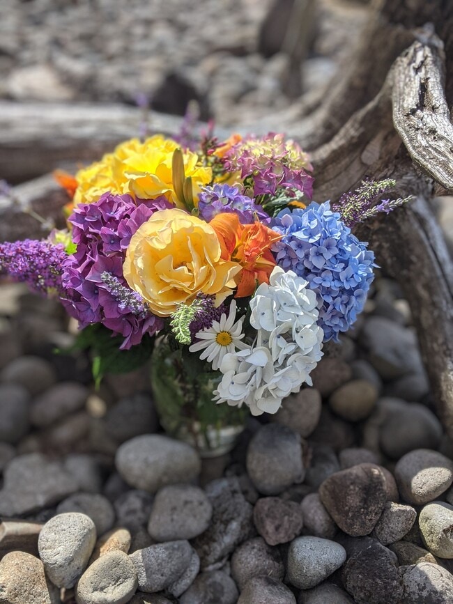 Property floral arrangement - 101 Stepping Stone St