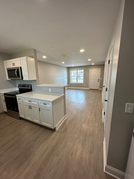 Building Photo - 4285 Hollywood Blvd