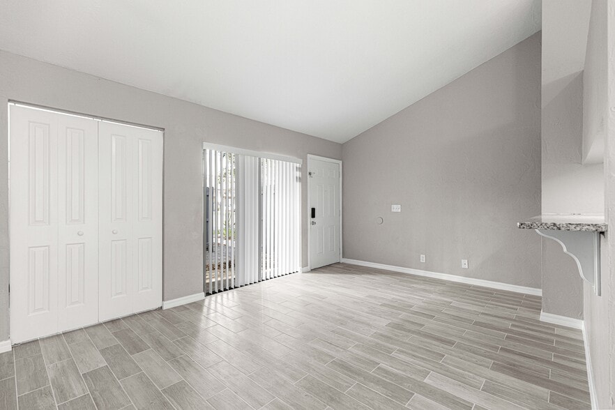 Building Photo - 4151 SE 22nd Ave