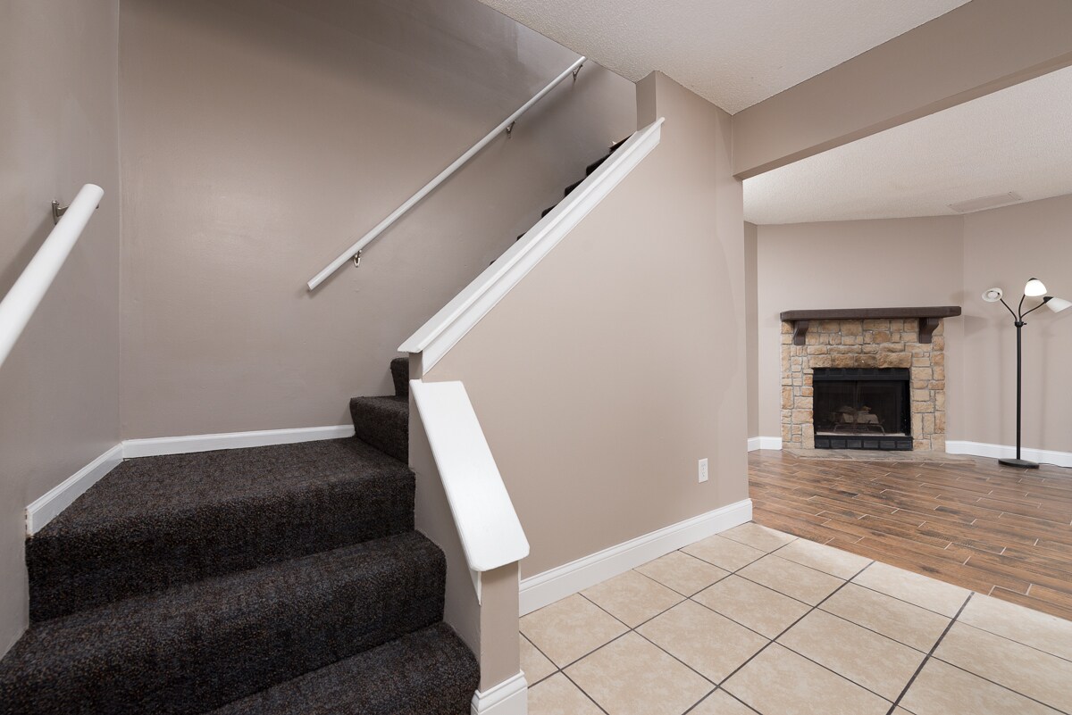 Building Photo - 8303 N Everton