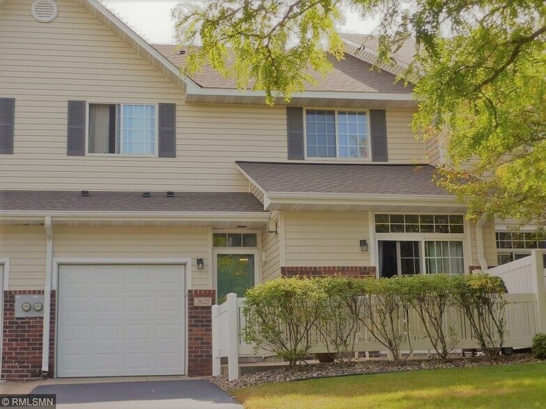 Building Photo - 3625 Vermilion Court North