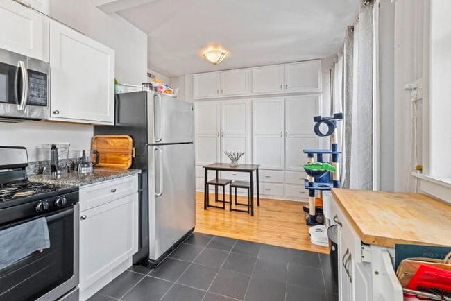 Building Photo - 1 bedroom in Chicago IL 66022