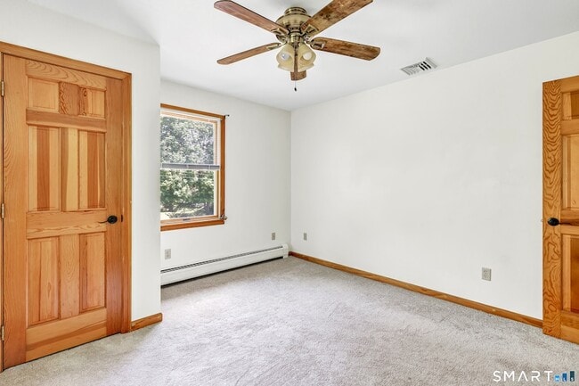Building Photo - 5 Saxony Dr