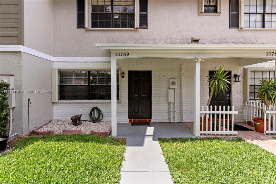 Primary Photo - 10789 NW 11th St