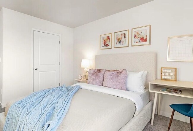 Building Photo - 1302 Falls of Hickory