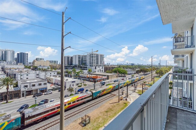 Building Photo - 140 S Dixie Hwy