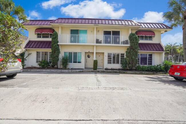 Primary Photo - 584 SE 20th Ave