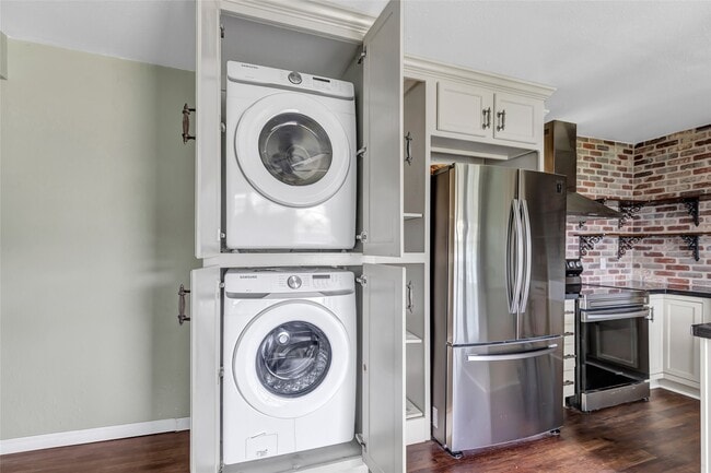 Building Photo - 10821 TX-150