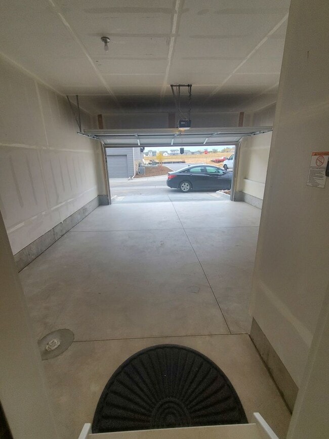 Building Photo - Updated and Bright 3 Bedroom Townhouse in Greeley!