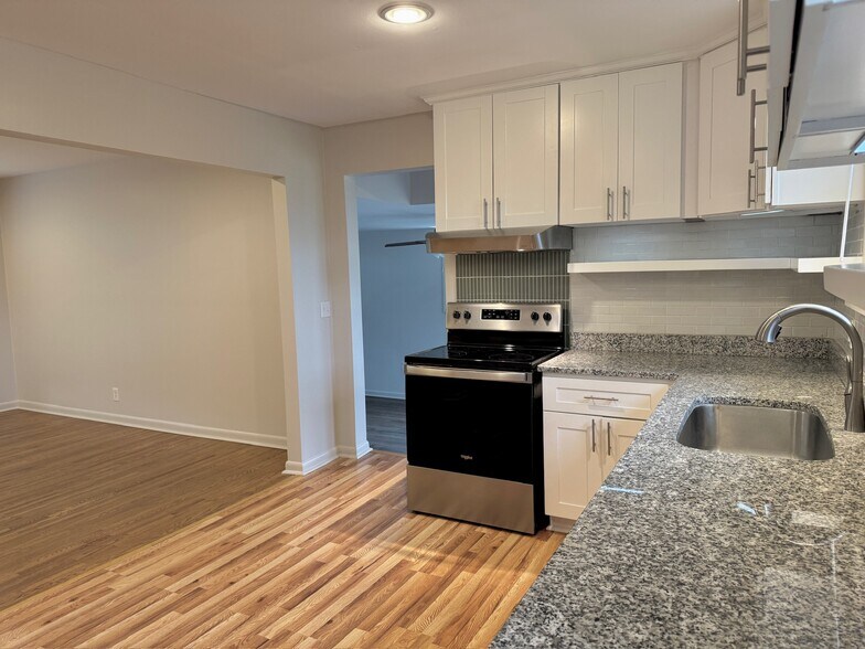 Building Photo - 4020 Ames Dr