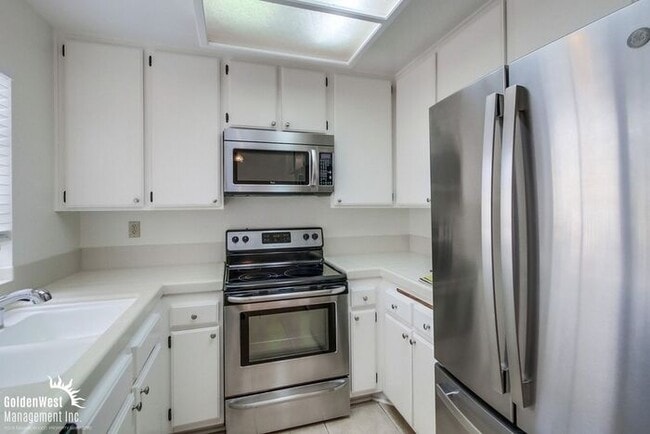 Building Photo - Beautiful 2Bdm 2Ba Condo in La Jolla Colon...