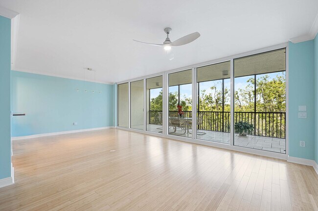 Building Photo - 455 Cove Tower Dr