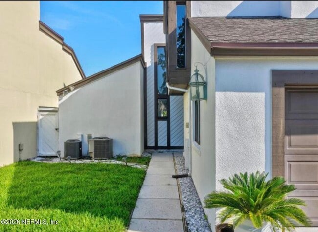 Building Photo - 7812 Linkside Dr