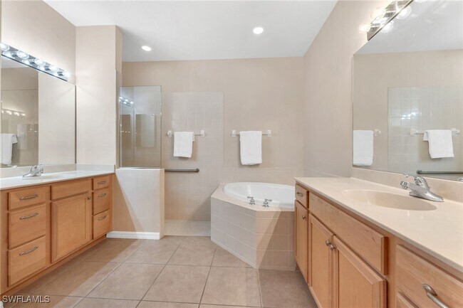 Building Photo - 12854 Carrington Cir