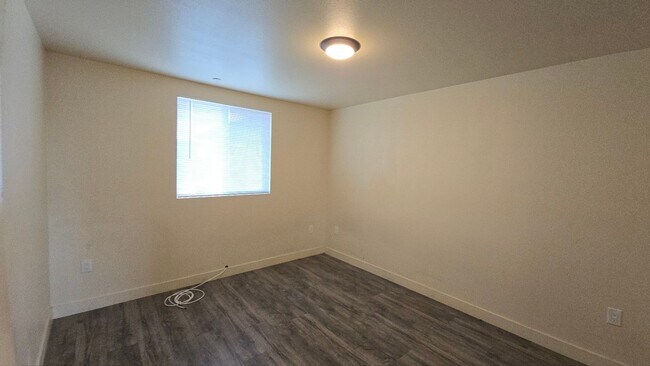 Building Photo - 71(439)