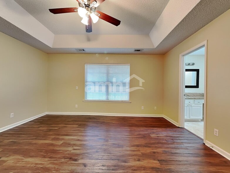 Building Photo - 102 Kathryns Ct