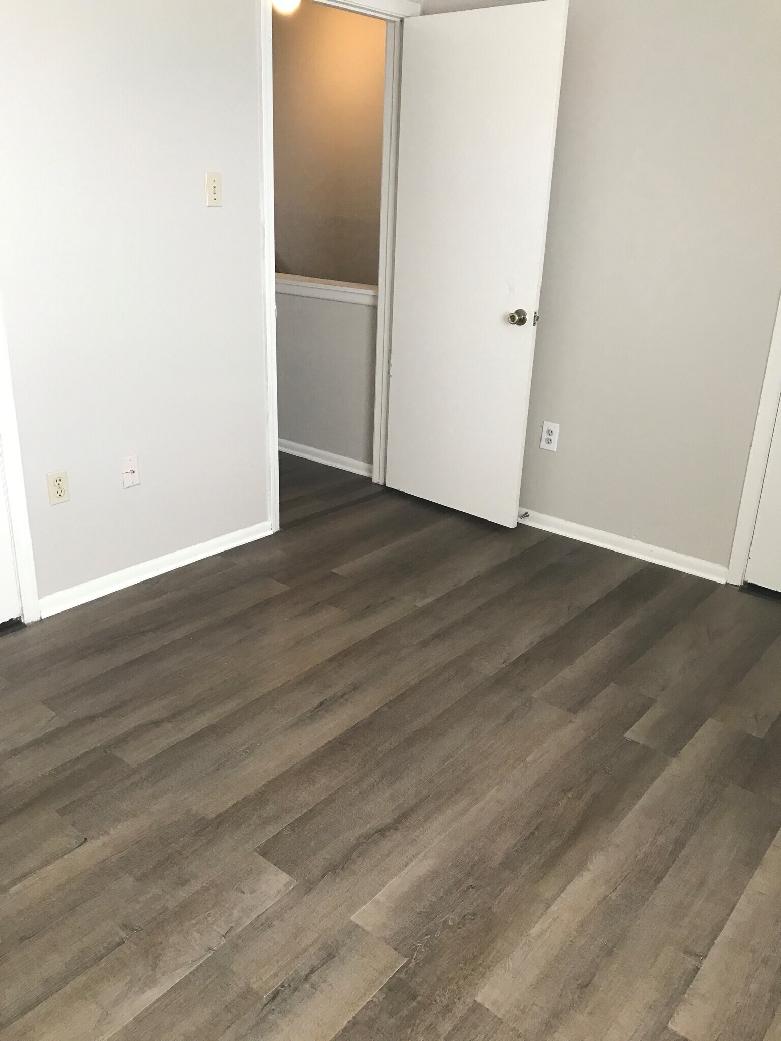 Building Photo - 8911 GSRI Ave