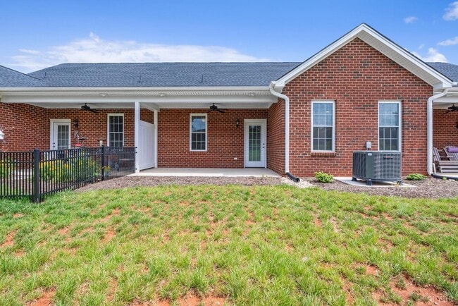 Building Photo - 177 Villa Oak Cir
