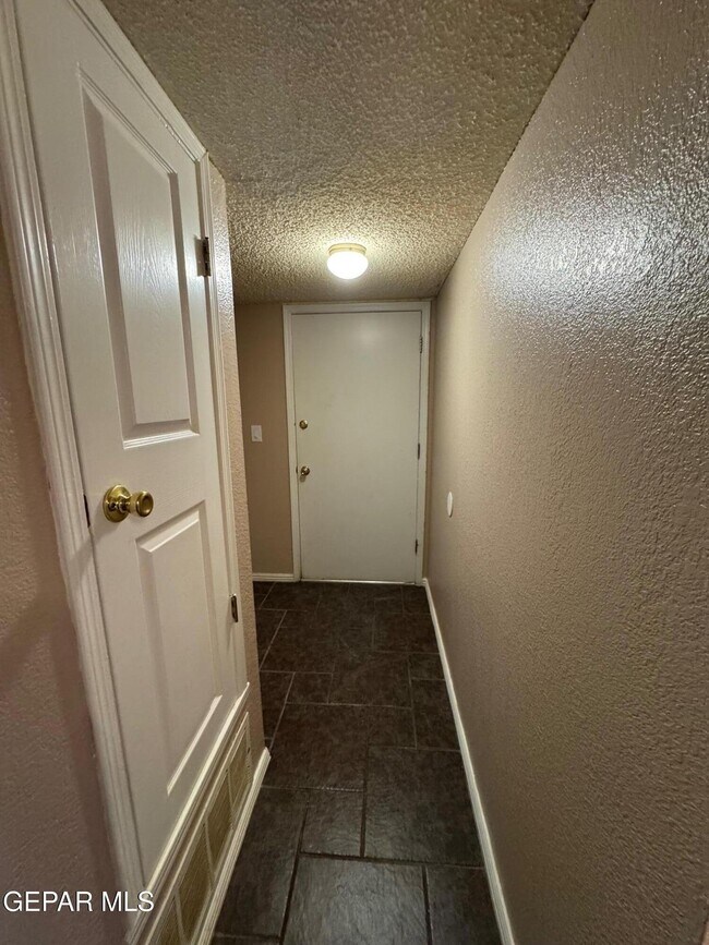 Building Photo - 1428 Beethoven Pl