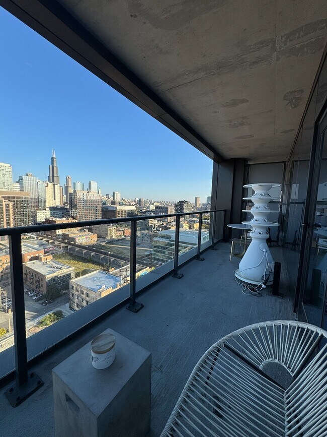 Building Photo - 225 N Elizabeth St