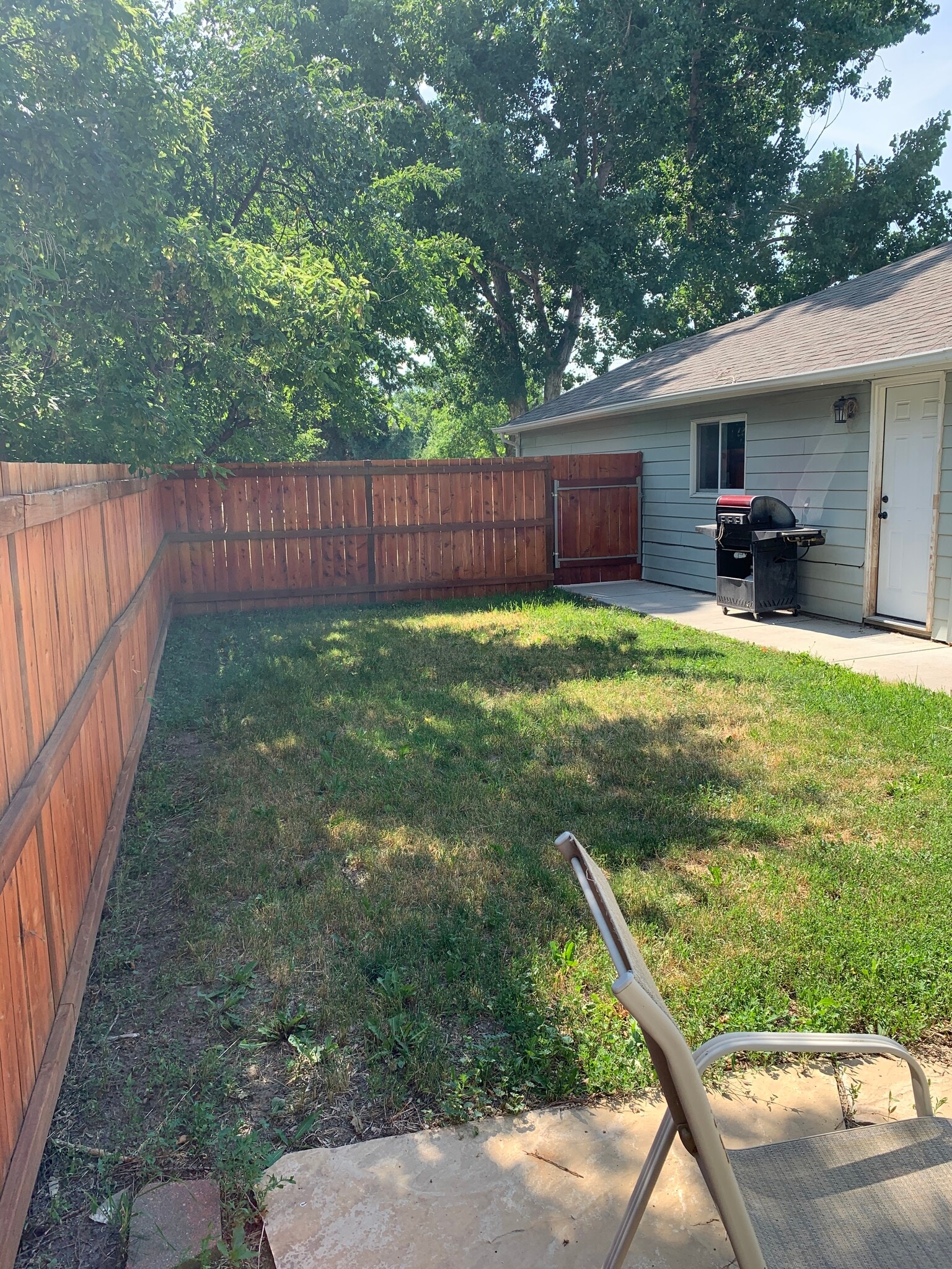 Large Backyard perfect for Grilling! - 231 S Water St