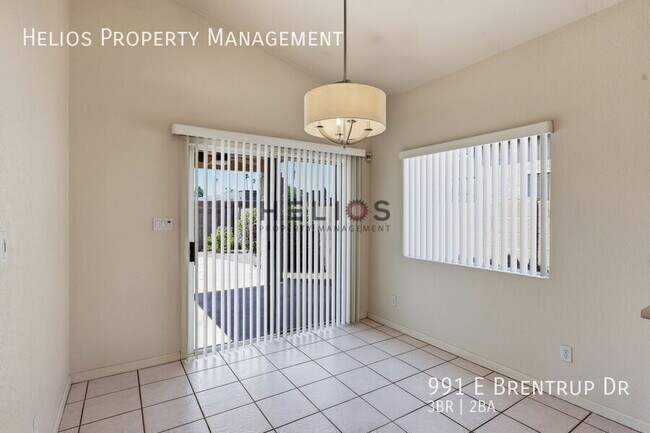 Building Photo - 991 E Brentrup Dr
