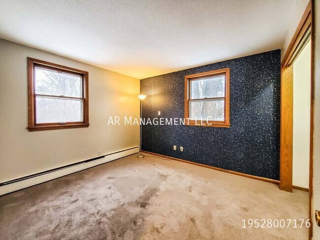 Building Photo - 11210 Sunset Trail