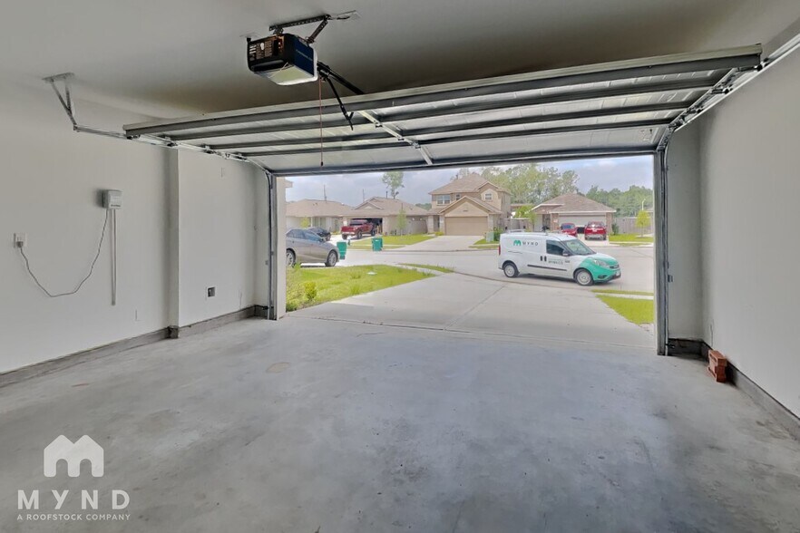 Building Photo - 18515 Cepagatti Dr